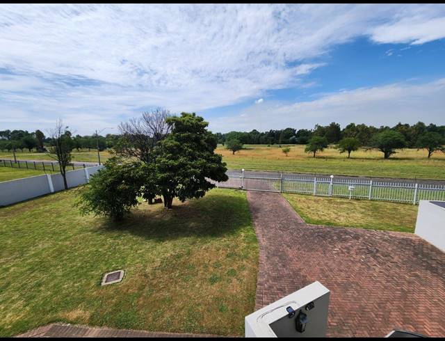 3 BEDROOM TOWNHOUSE FOR SALE IN THREE RIVERS PROPER